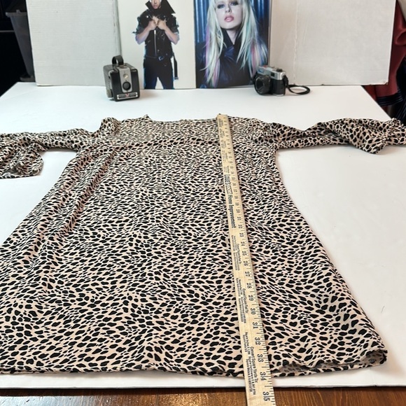H&M Animal print shift dress with flared sleeves - Picture 5 of 8